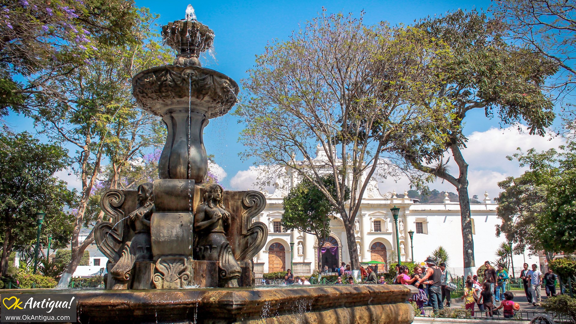 Visit Antigua Guatemala's Central Park (Plaza Mayor)
