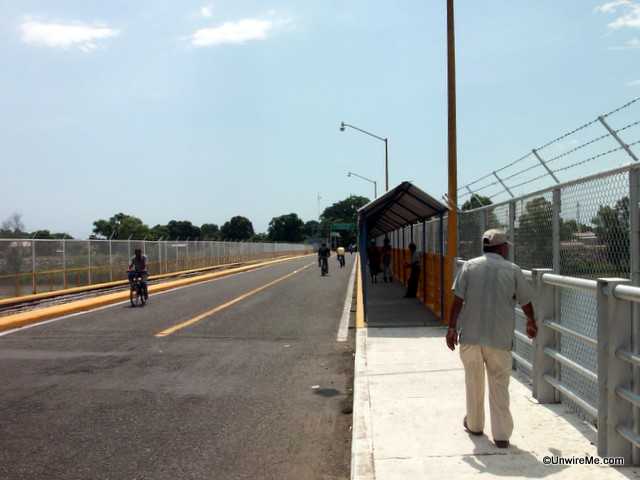 border crossing mexico to guatemala