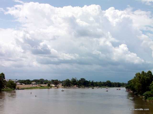 crossing river from guatemala to mexico